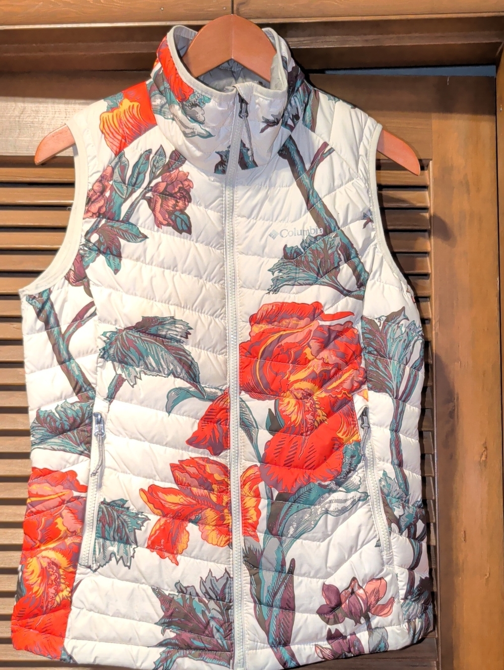 Columbia Floral Quilted OMNI-HEAT Puffer Vest - White with Red & Green Floral